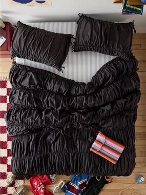 UO Urban Outfitters Dark Grey Melody Cinched Core Duvet Cover QUEEN
